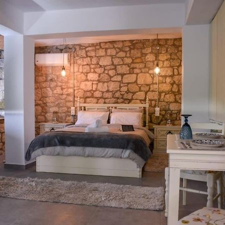 Villa Coastal Stone Hideaway With Stunning Scenery Kitriaí Exterior foto