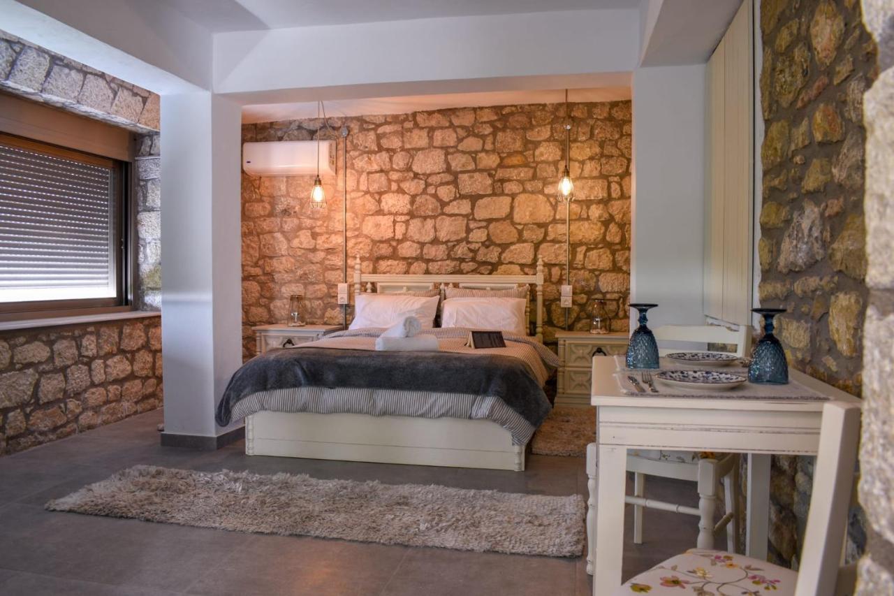 Villa Coastal Stone Hideaway With Stunning Scenery Kitriaí Exterior foto