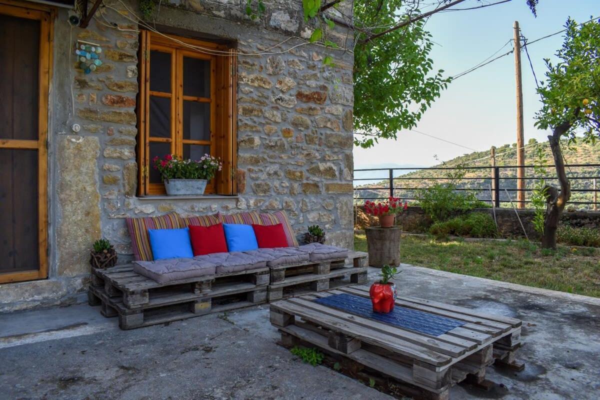 Villa Coastal Stone Hideaway With Stunning Scenery Kitriaí Exterior foto